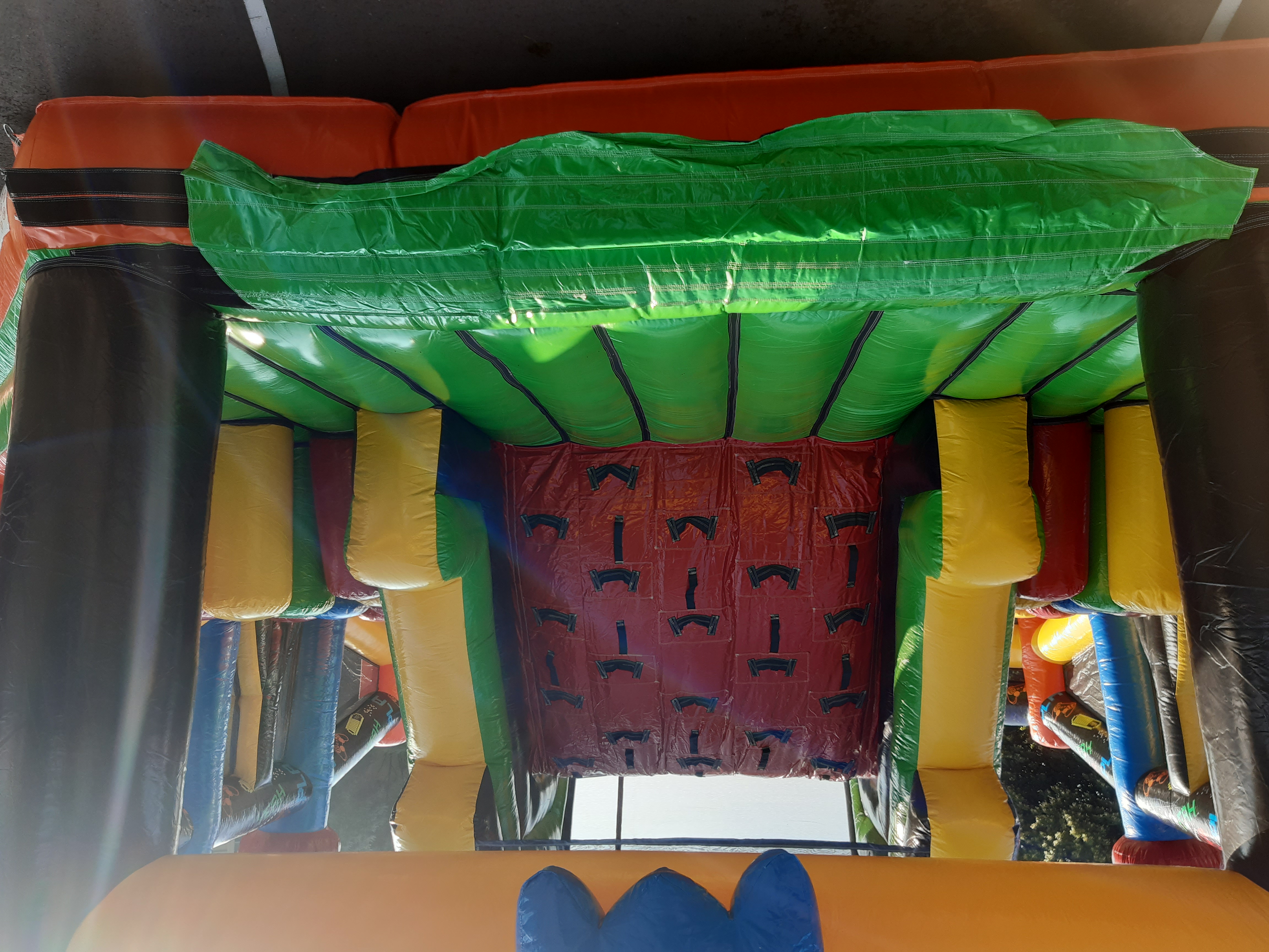 Groot Arcade springkasteel hindernisbaan Dodge or slide