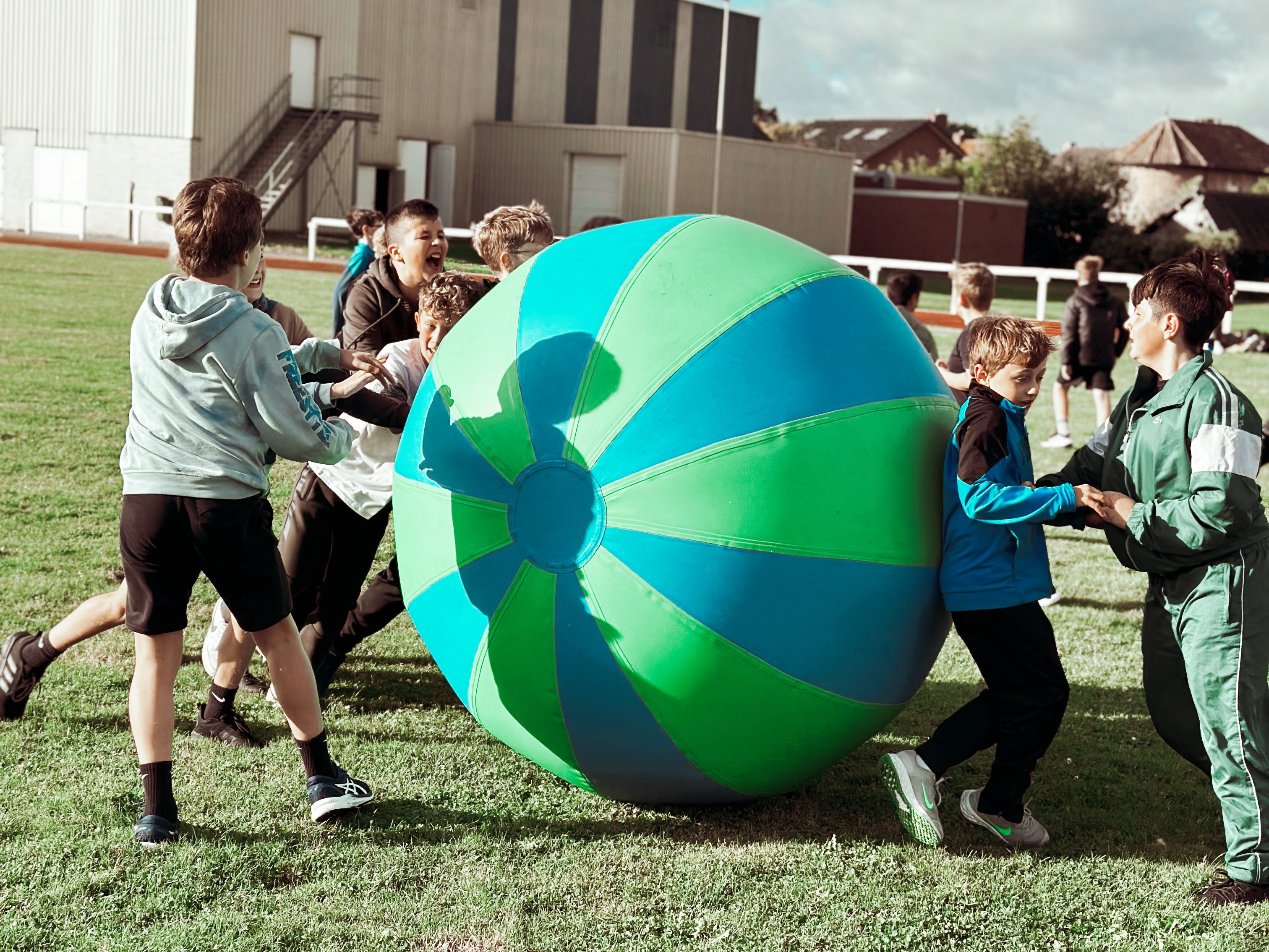 super bal teambuilding en sportdag
