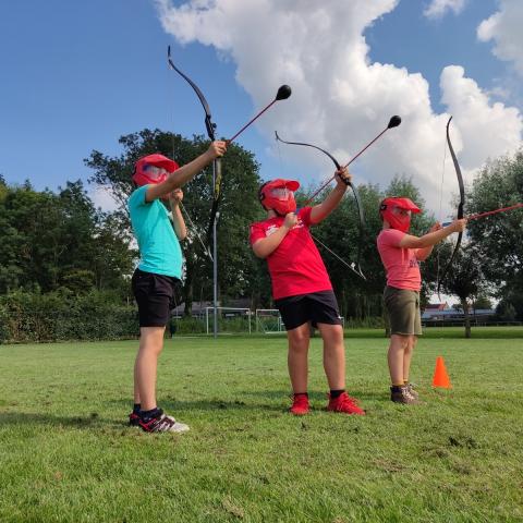 Sportdag lagere school met boogschieten