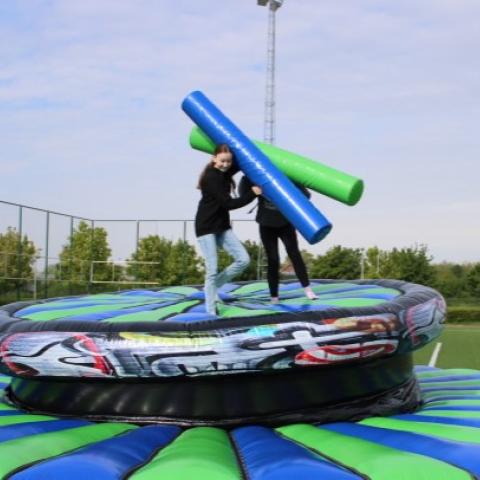 Sportdag middelbare school inflatable attracties