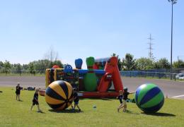 Springkastelen op sportkamp